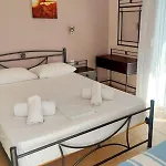 Ξενοδοχείο με διαμερίσματα Akrogiali