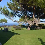Ξενοδοχείο με διαμερίσματα Akrogiali 4*