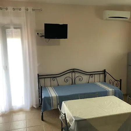 Akrogiali Aparthotel 4*