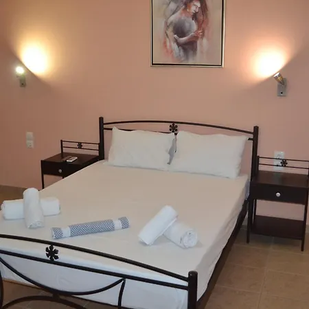 Akrogiali Aparthotel 4*