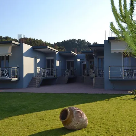 Apart-hotel Akrogiali 4*