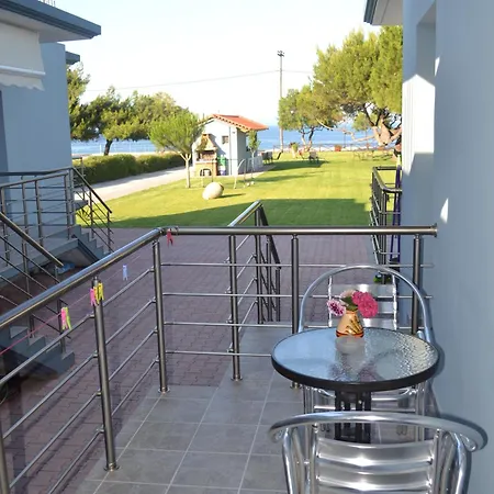 Akrogiali Aparthotel