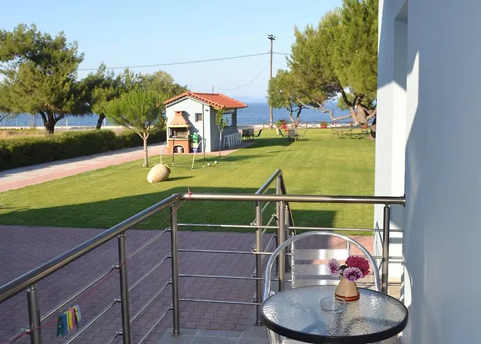 Apart-hotel Akrogiali 4*