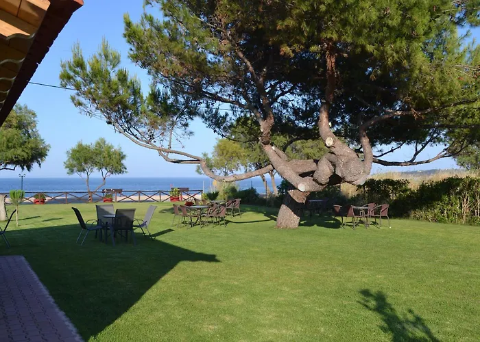 Apart-hotel Akrogiali 4*